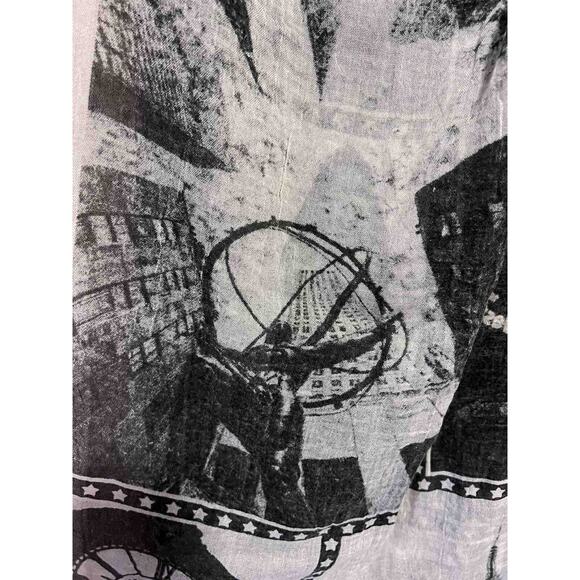 Look Women's clasic New York neck scarf with an American statue print NY A003086 - Picture 4 of 8